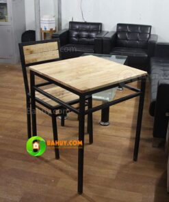 Thanh lý bàn cafe vuông gỗ thông ghép thanh